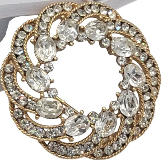 Crown Trifari Vintage Brooch Pin Gold Rhinestone - Picture 8 of 8